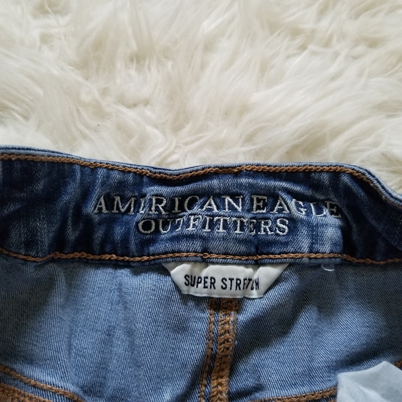American Eagle Distressed Hi Rise Shortie - Picture 4 of 8